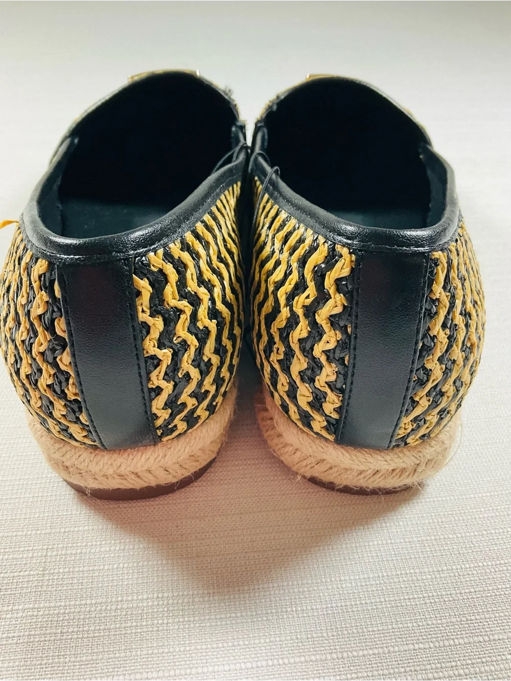 NEW GUESS Shiny Black Tan Gold Woven Jute Espadrille Slip-Ons Women’s Size 10